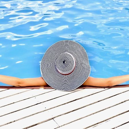 Sunny Suite 14 - Elegantes Hotelapartment Mit Grossartigem Pool-Wellnessbereich Direkt Am Meer In Ruhiger Lage - Perfekt Fuer Mensch Und Tier Бергеренде-Ретвіш Екстер'єр фото