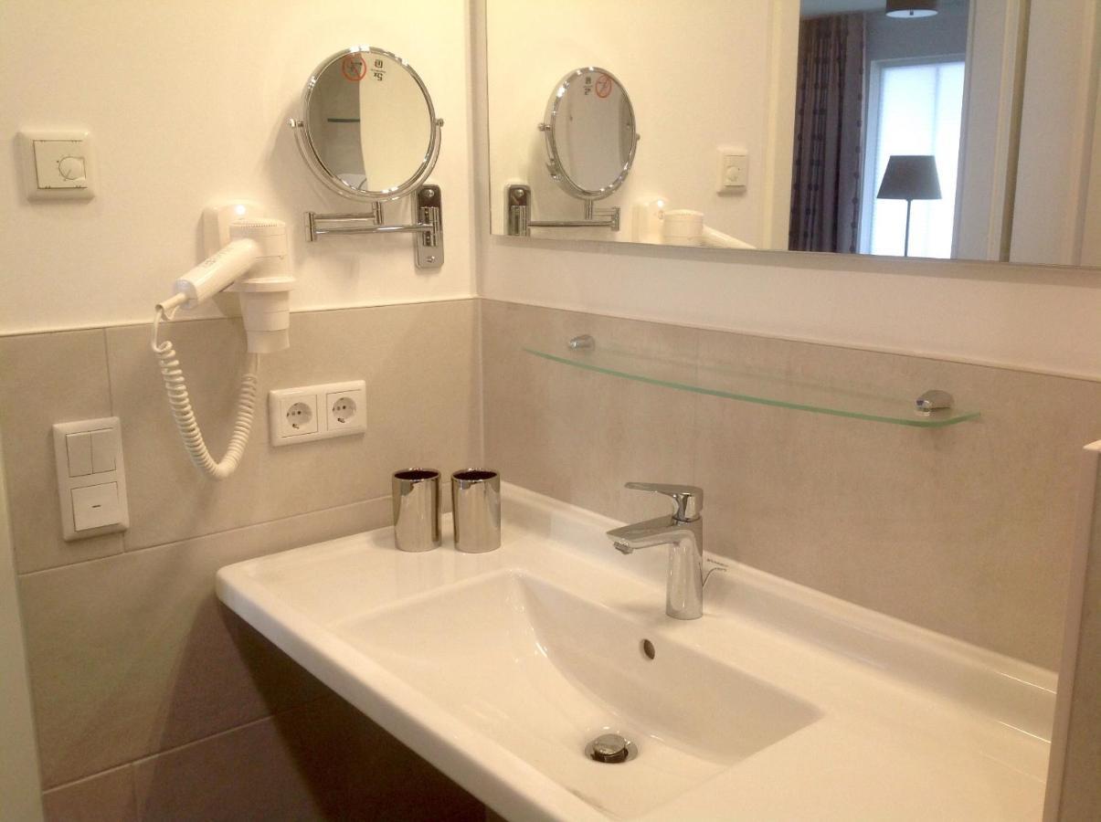 Sunny Suite 14 - Elegantes Hotelapartment Mit Grossartigem Pool-Wellnessbereich Direkt Am Meer In Ruhiger Lage - Perfekt Fuer Mensch Und Tier Бергеренде-Ретвіш Екстер'єр фото